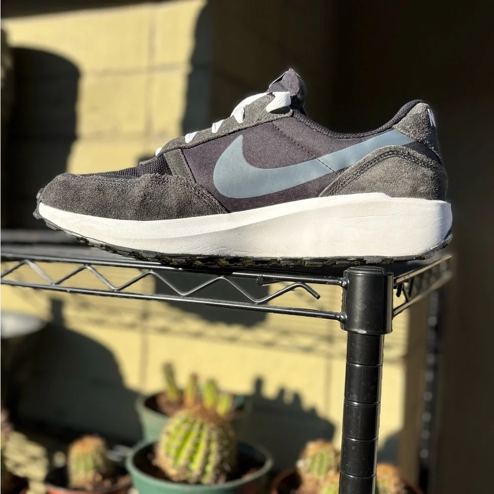 Nike Waffle Debut Mens Black Sneakers - Picture 11 of 16